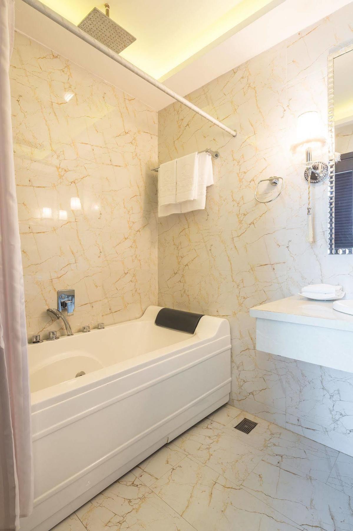 A&Em Hai Ba Trung Hotel Hô Chi Minh-Ville Extérieur photo